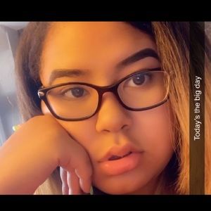 Meet your Posher, Emelly